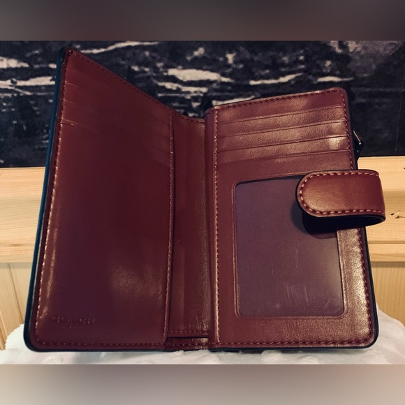 Coach Mini Sierra Satchel with matching wallet. - Picture 4 of 4